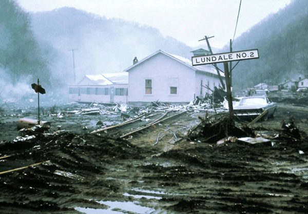 Val Di Stava Dam Disaster Engineering Channel   Buffalo Creek Dam Disaster 600x417 